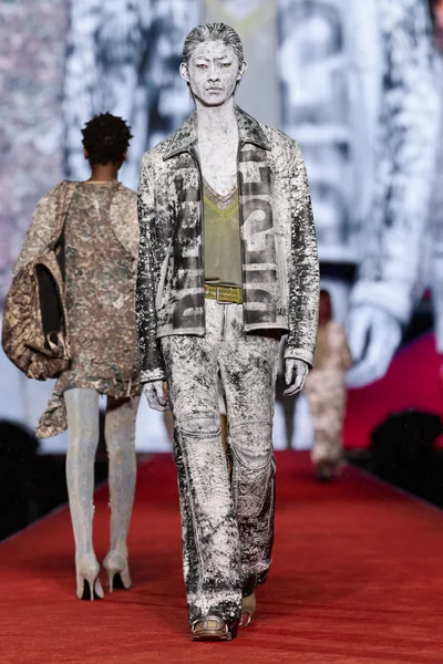 Look 44